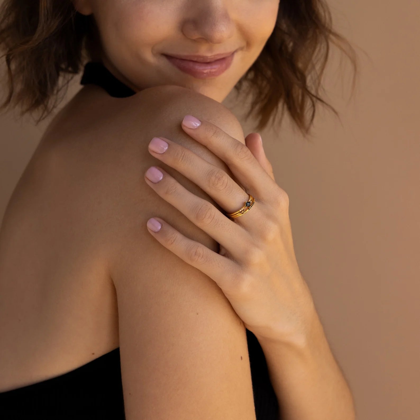 Noir Horizon Ring Set