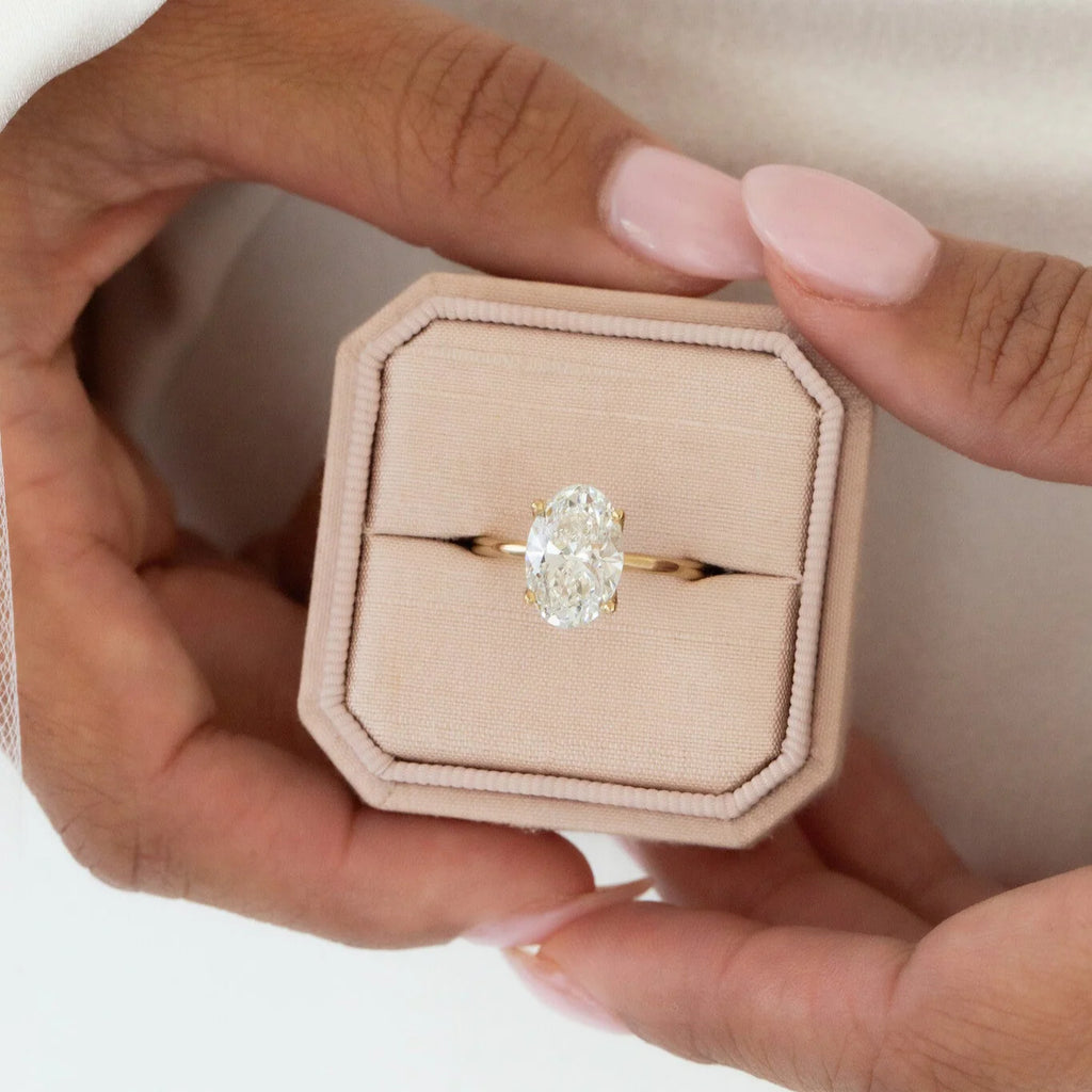 Zafyra Oval Ring
