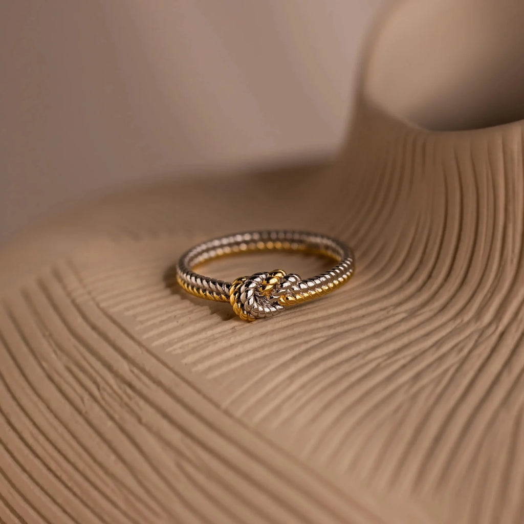 Arden Loop Ring